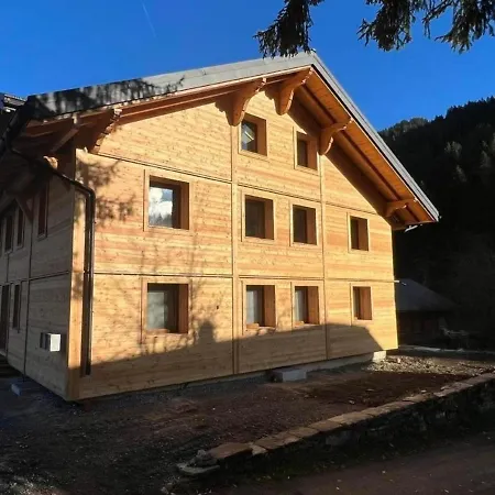 River Apartment, Ze Mountain Loge,