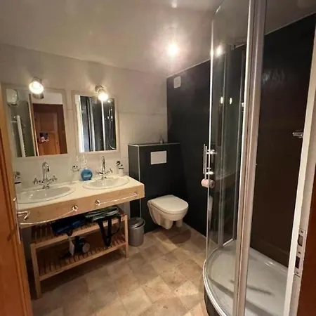 River Apartment, Ze Mountain Loge,